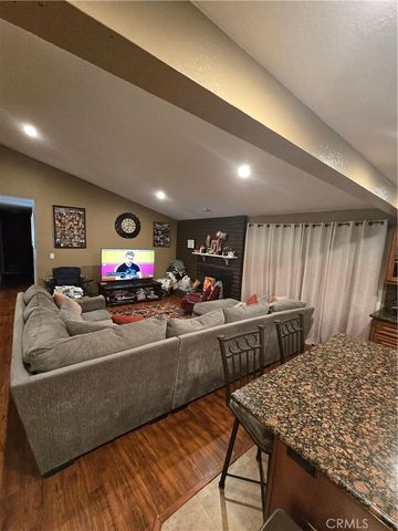 8725 Boxwood Court, Fontana, CA 92335