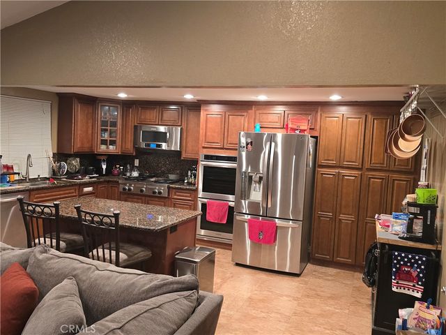 8725 Boxwood Court, Fontana, CA 92335