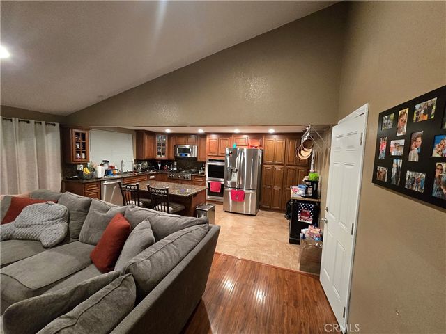 8725 Boxwood Court, Fontana, CA 92335
