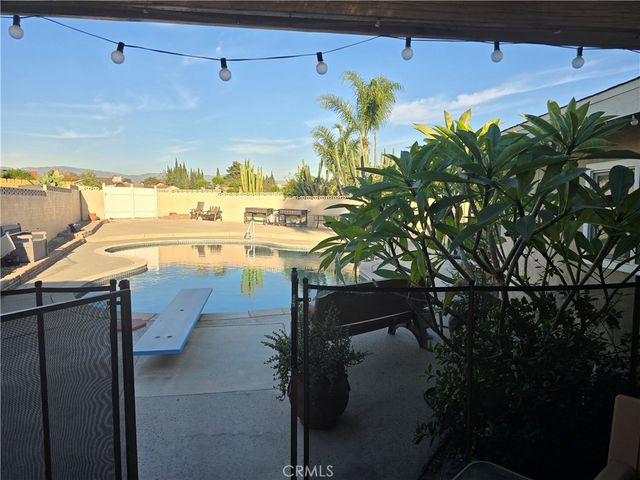8725 Boxwood Court, Fontana, CA 92335