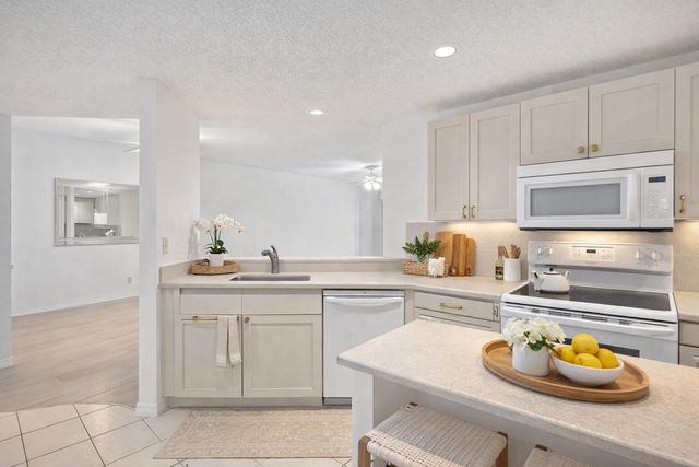 6101 SE Se Landing Way Way 5, Stuart, FL 34997