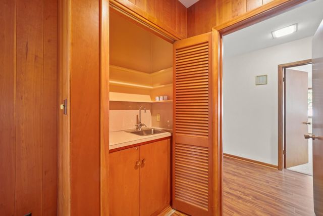 120 Kenway Rd., Waterloo, IA 50701