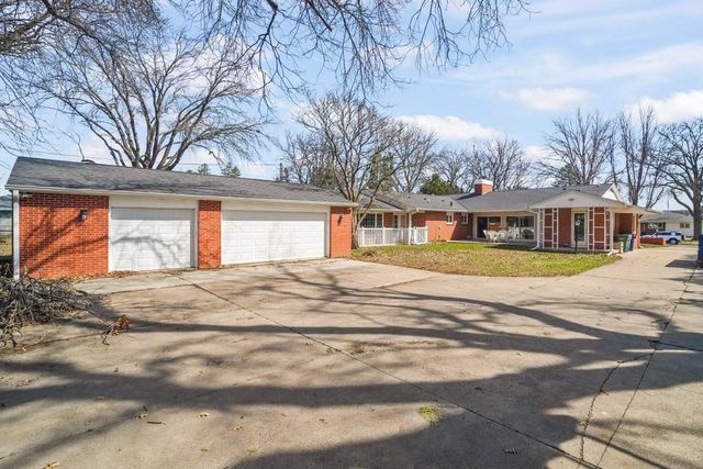 120 Kenway Rd., Waterloo, IA 50701