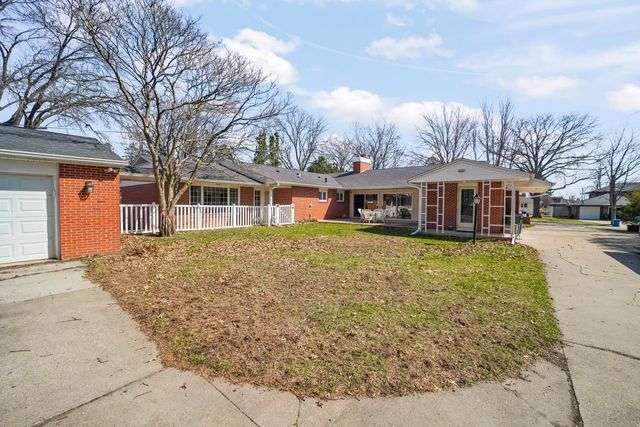 120 Kenway Rd., Waterloo, IA 50701