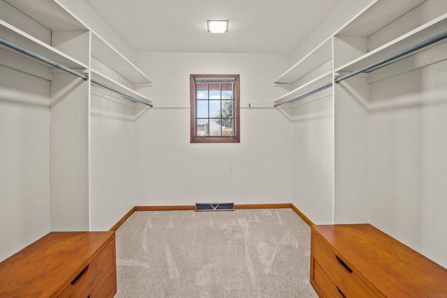 120 Kenway Rd., Waterloo, IA 50701