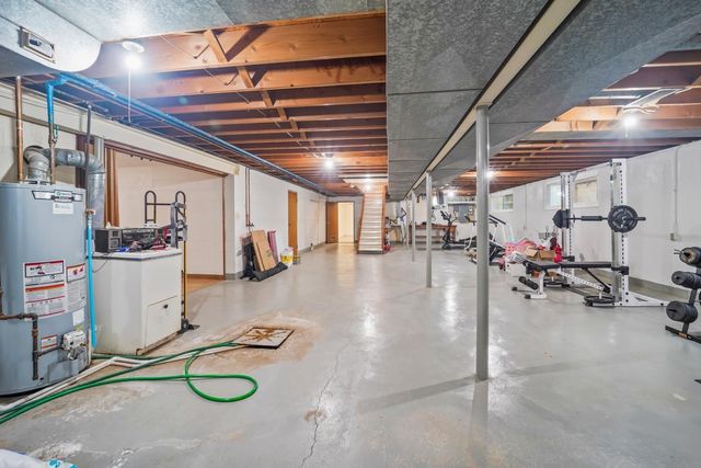 120 Kenway Rd., Waterloo, IA 50701