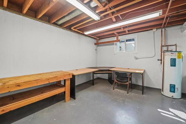 120 Kenway Rd., Waterloo, IA 50701