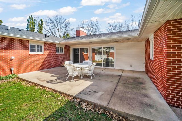 120 Kenway Rd., Waterloo, IA 50701