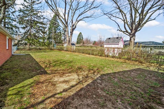 120 Kenway Rd., Waterloo, IA 50701