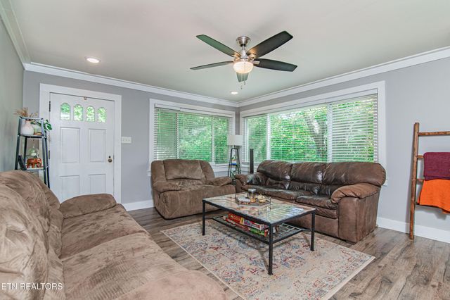 6009 Medlin Heights Rd, Knoxville, TN 37918