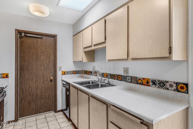 10737 W SANTA FE Drive, Sun City, AZ 85351
