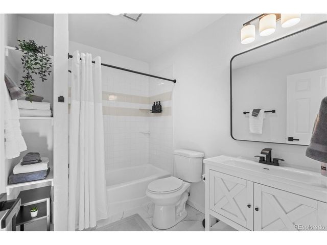 9350 W Florida Ave, Lakewood, CO 80232