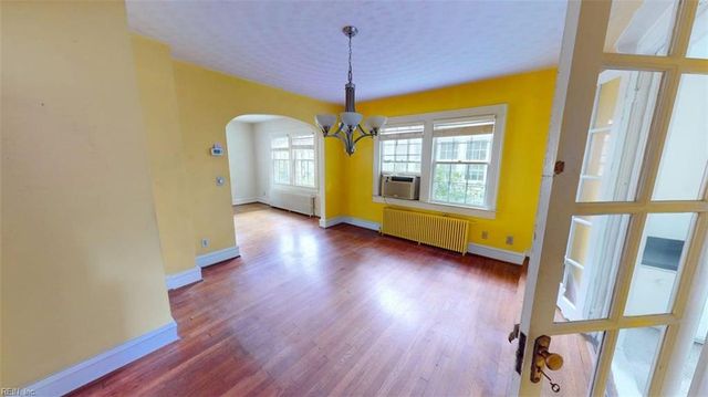 76 Raleigh RD, Newport News, VA 23601