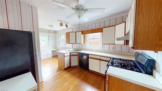 76 Raleigh RD, Newport News, VA 23601