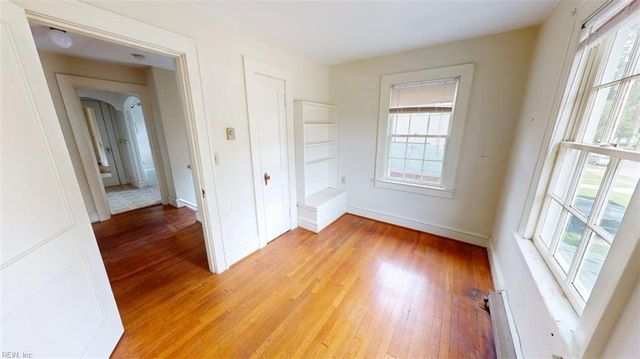 76 Raleigh RD, Newport News, VA 23601
