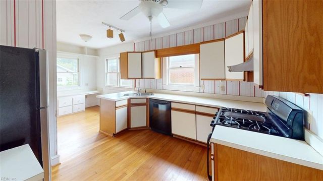 76 Raleigh RD, Newport News, VA 23601