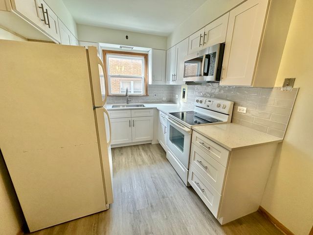 7845 W Lawrence Avenue 11, Norridge, IL 60706