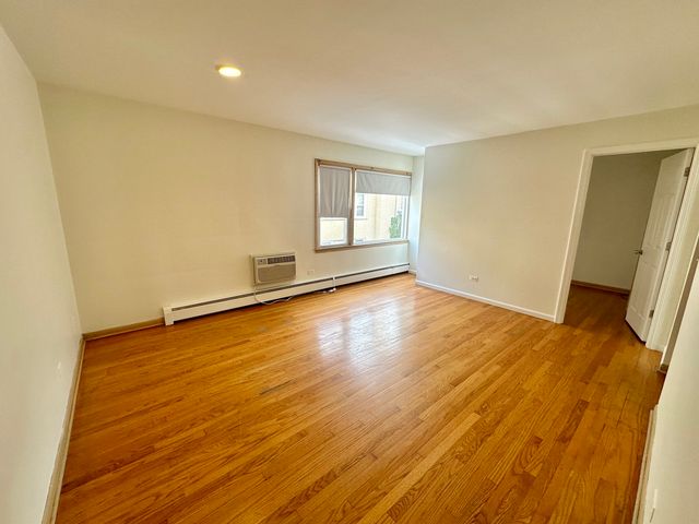 7845 W Lawrence Avenue 11, Norridge, IL 60706