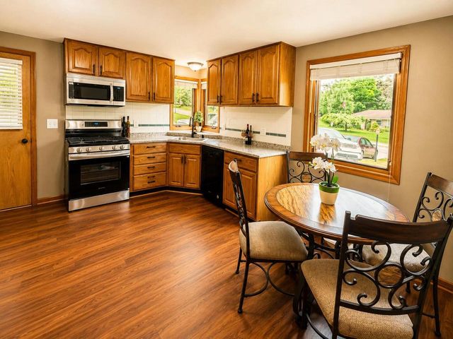2306 Northview ROAD, Waukesha, WI 53188