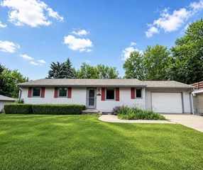 2306 Northview ROAD, Waukesha, WI 53188