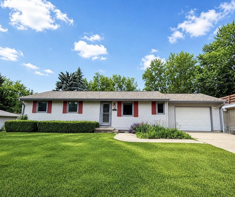 2306 Northview ROAD, Waukesha, WI 53188