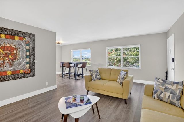 151 SW 135th Ter 314T, Pembroke Pines, FL 33027