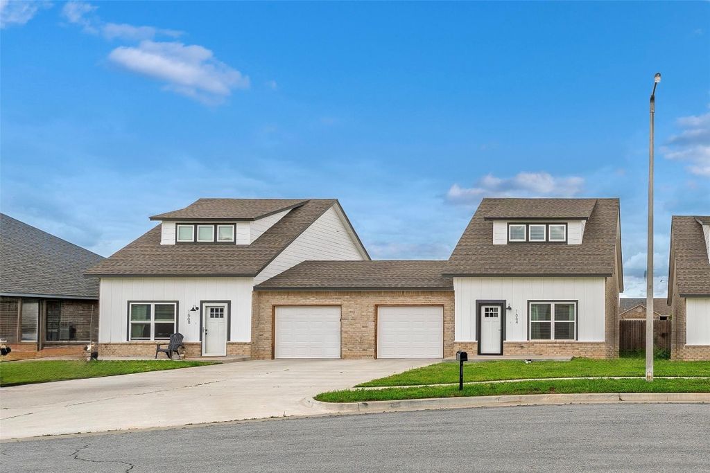 1664 Comice Drive, Newcastle, OK 73065