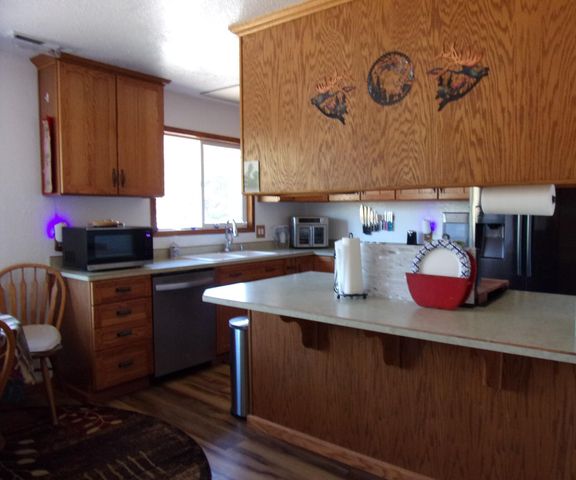 375 Jordan Creek Road, Riddle, OR 97469