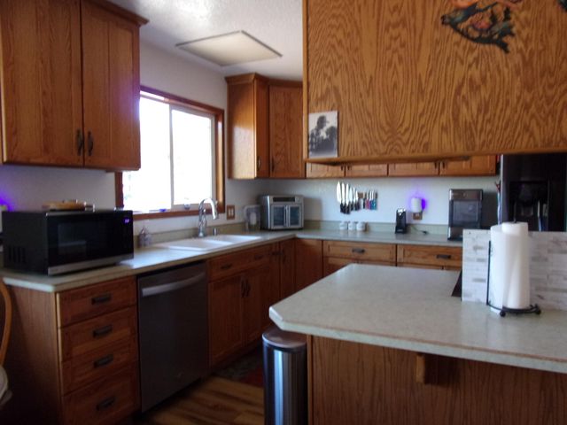 375 Jordan Creek Road, Riddle, OR 97469