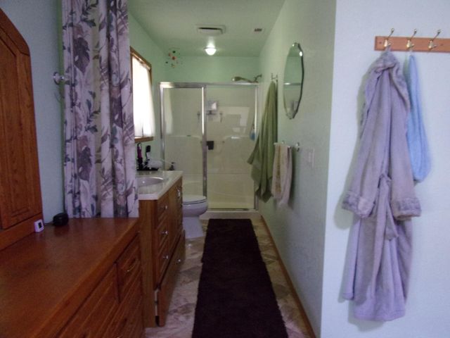 375 Jordan Creek Road, Riddle, OR 97469