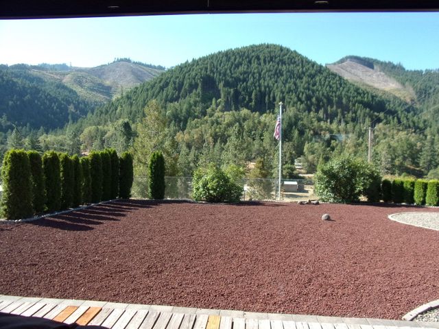 375 Jordan Creek Road, Riddle, OR 97469