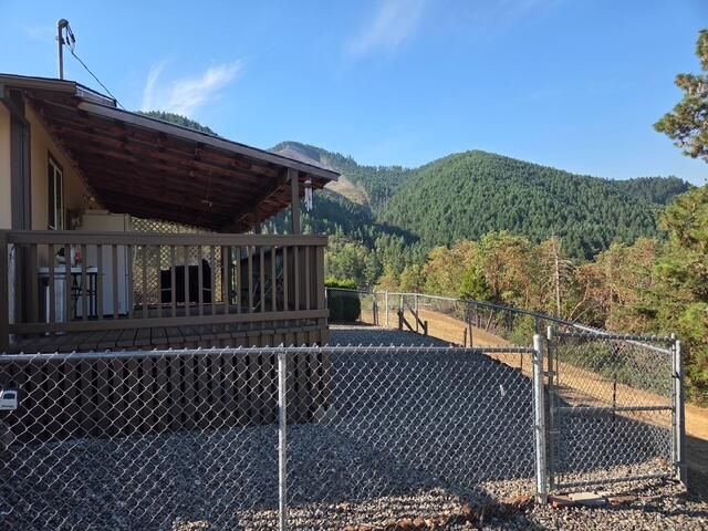 375 Jordan Creek Road, Riddle, OR 97469