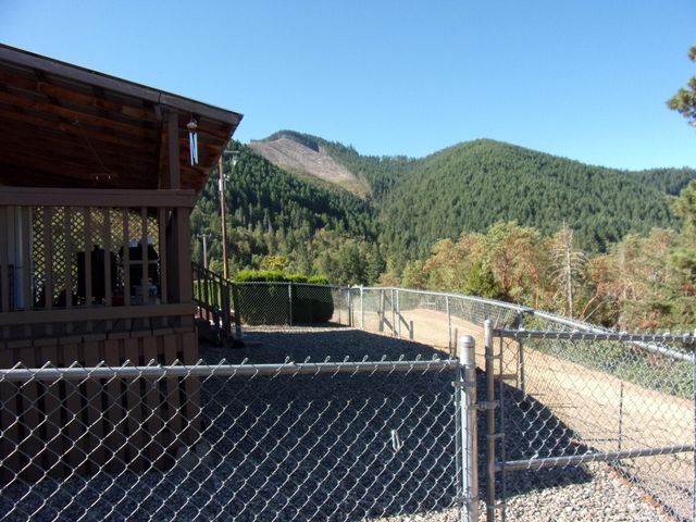 375 Jordan Creek Road, Riddle, OR 97469