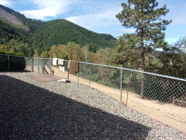 375 Jordan Creek Road, Riddle, OR 97469