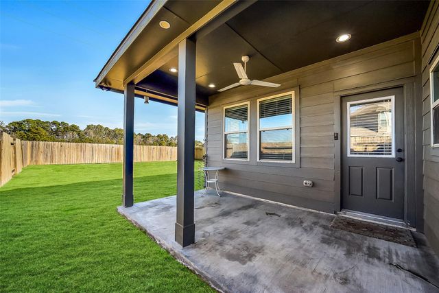 13642 Giant Panda Bear Avenue, Crosby, TX 77532