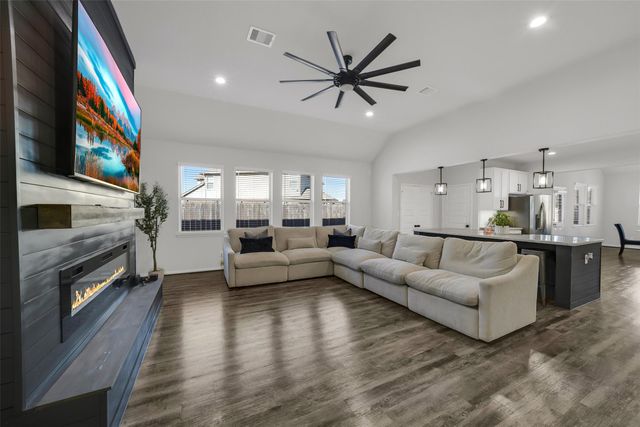 13642 Giant Panda Bear Avenue, Crosby, TX 77532