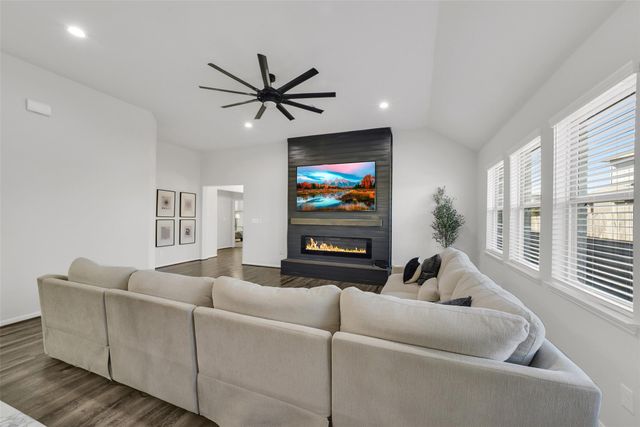 13642 Giant Panda Bear Avenue, Crosby, TX 77532