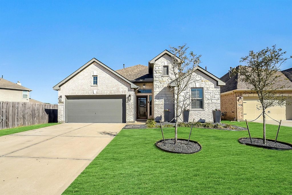 13642 Giant Panda Bear Avenue, Crosby, TX 77532