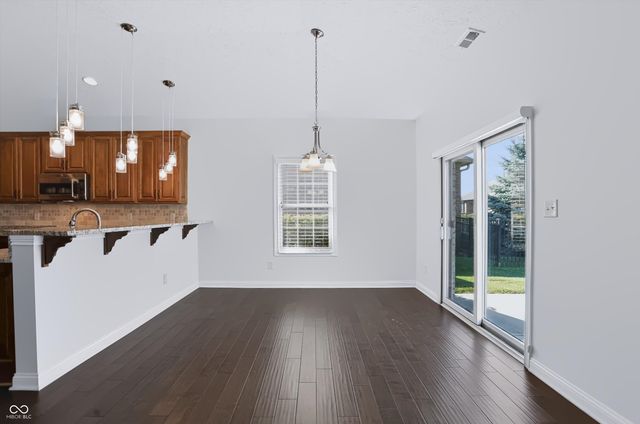 4581 Lexington Row, Greenwood, IN 46143