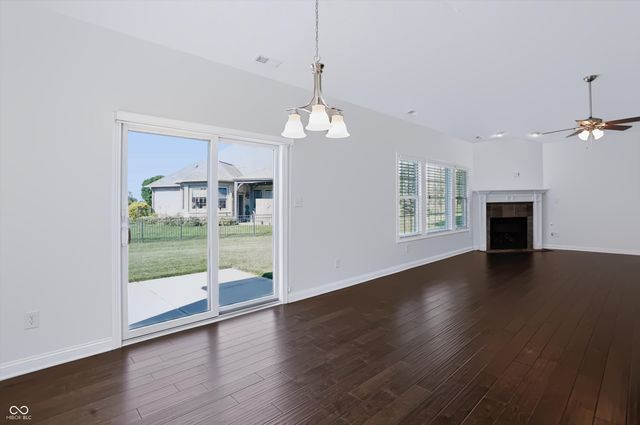 4581 Lexington Row, Greenwood, IN 46143