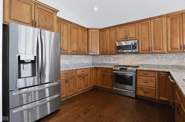 4581 Lexington Row, Greenwood, IN 46143