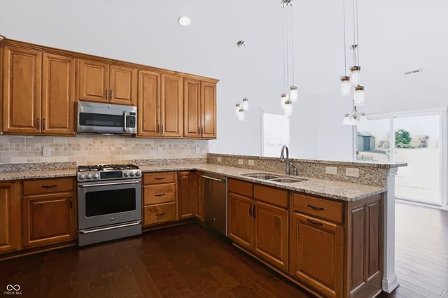 4581 Lexington Row, Greenwood, IN 46143
