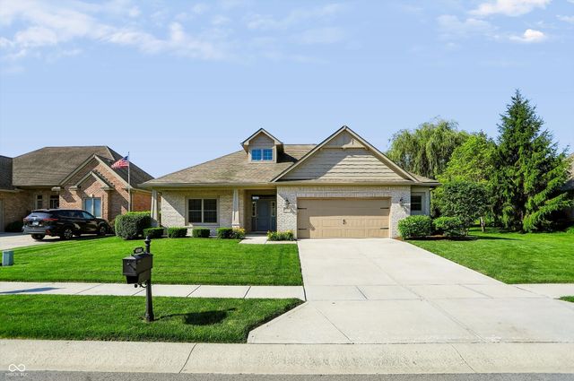 4581 Lexington Row, Greenwood, IN 46143