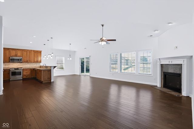 4581 Lexington Row, Greenwood, IN 46143