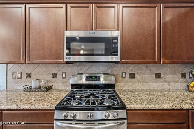 2209 E Bluejay Bluff Lane, Green Valley, AZ 85614