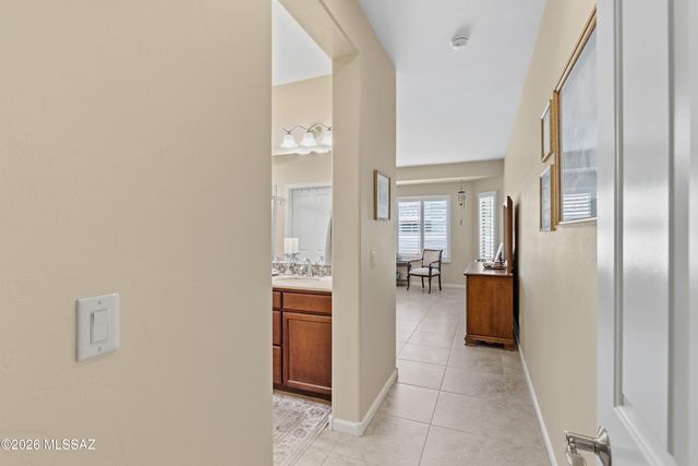 2209 E Bluejay Bluff Lane, Green Valley, AZ 85614