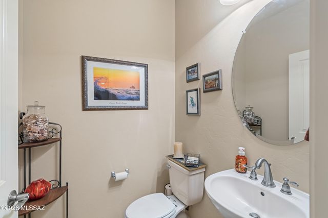 2209 E Bluejay Bluff Lane, Green Valley, AZ 85614