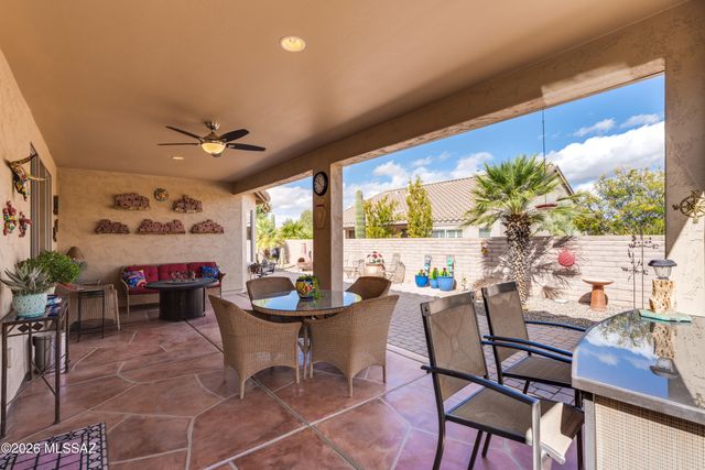 2209 E Bluejay Bluff Lane, Green Valley, AZ 85614