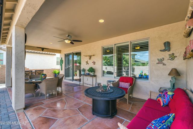 2209 E Bluejay Bluff Lane, Green Valley, AZ 85614