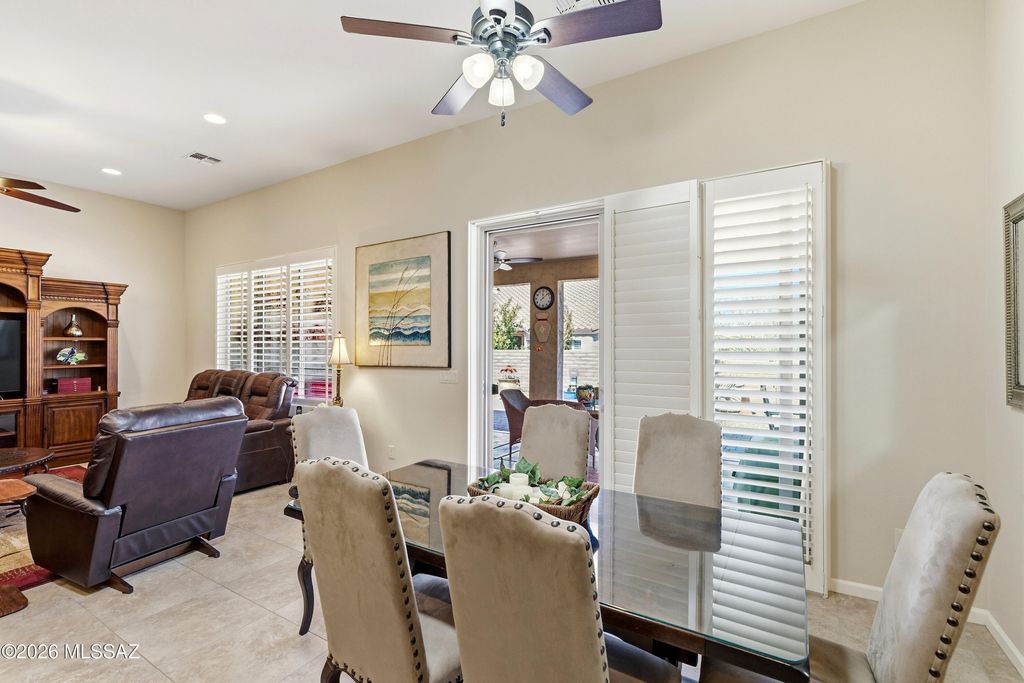 Image 15 of property listing at 2209 E Bluejay Bluff Lane, Green Valley, AZ 85614